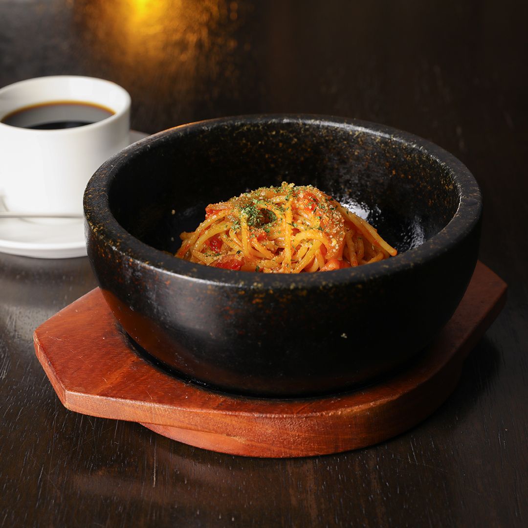 食欲そそる石焼ナポリタン♪