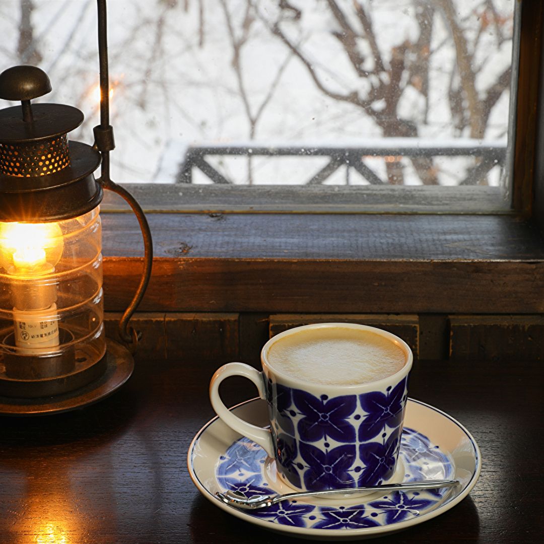 カフェオレと雪景色