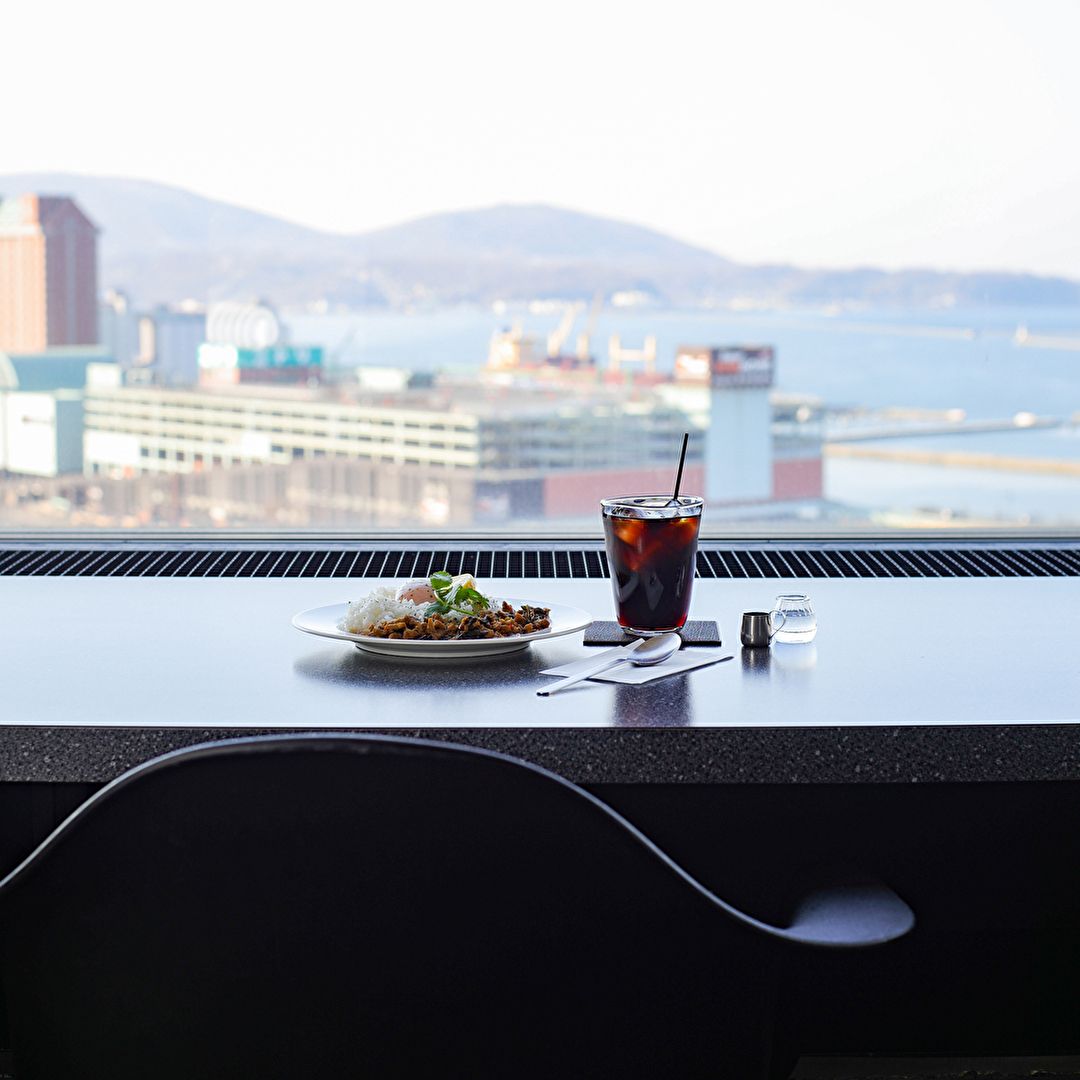 海を見ながらお食事を♪